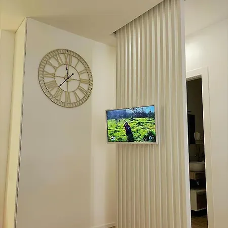 Wood & White Home-2
